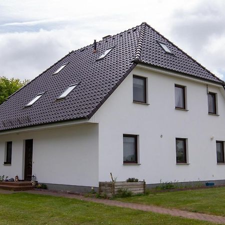 Urlaubs-Appartement Am Dorfrand Wieck Exterior foto