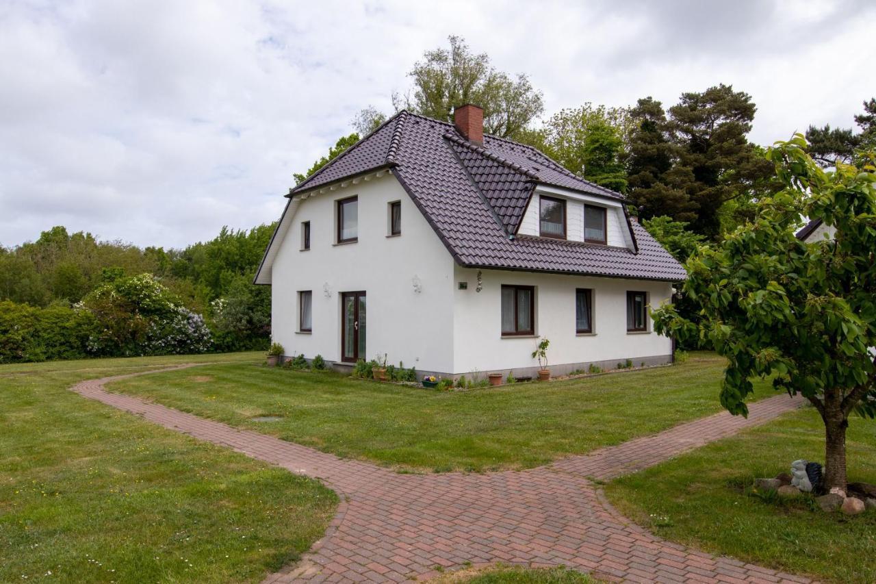 Urlaubs-Appartement Am Dorfrand Wieck Exterior foto