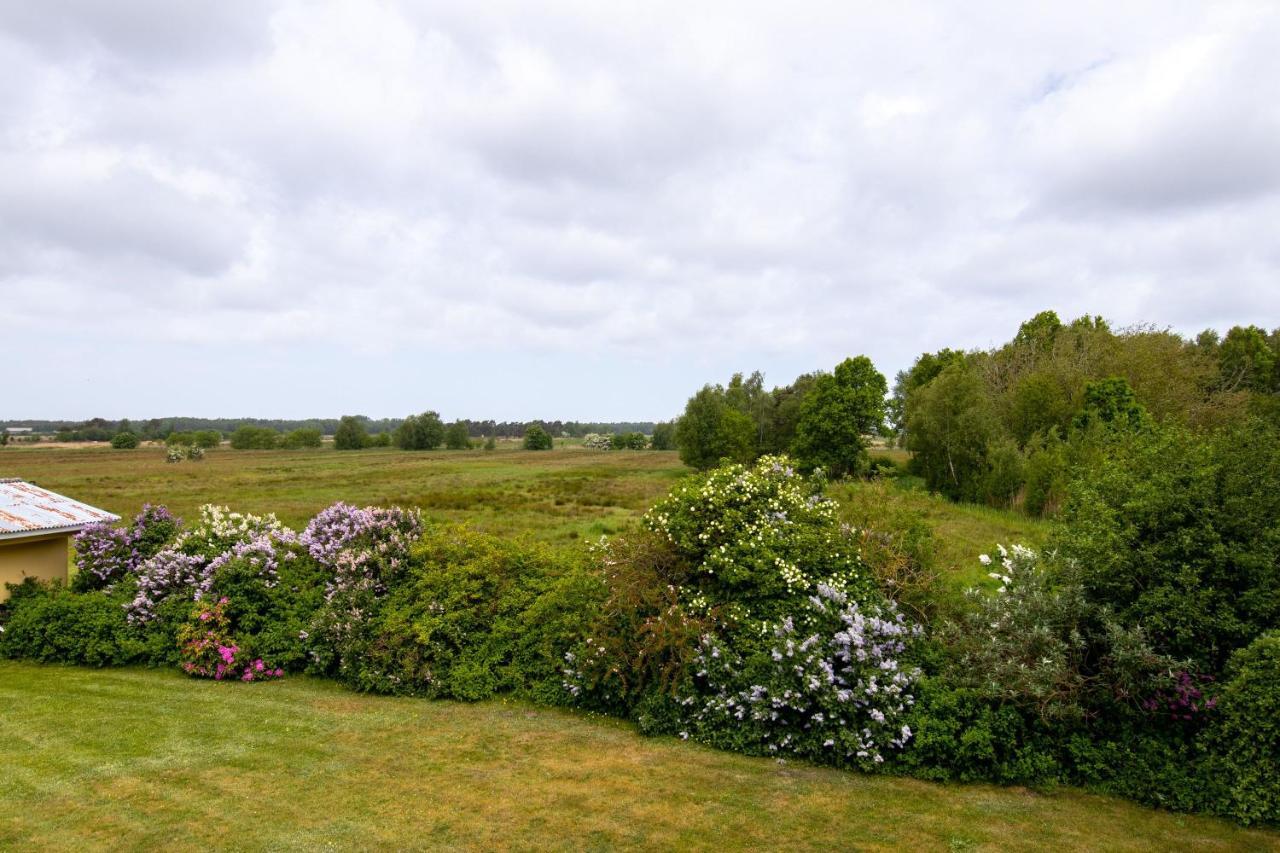 Urlaubs-Appartement Am Dorfrand Wieck Exterior foto