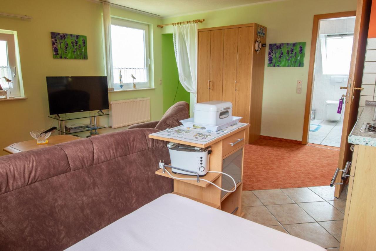 Urlaubs-Appartement Am Dorfrand Wieck Exterior foto